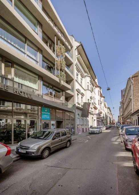 Relaxing Spacious Balcony Super Near Opera Apartment *